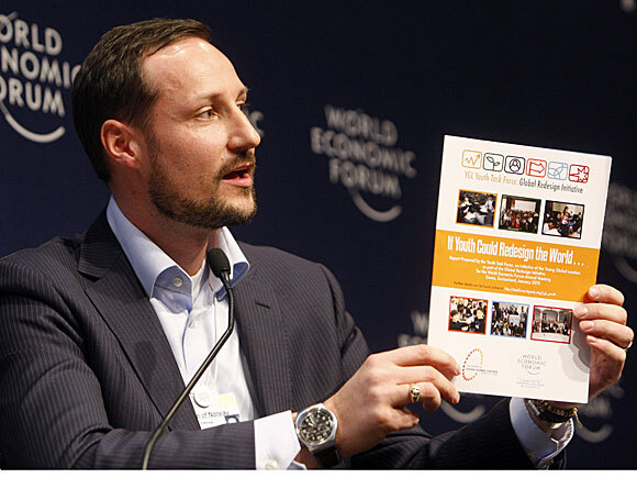 Crown Prince Haakon takes part in a panel discussion during the World Economic Forum. Photo: Arnd Wiegmann, Reuters.